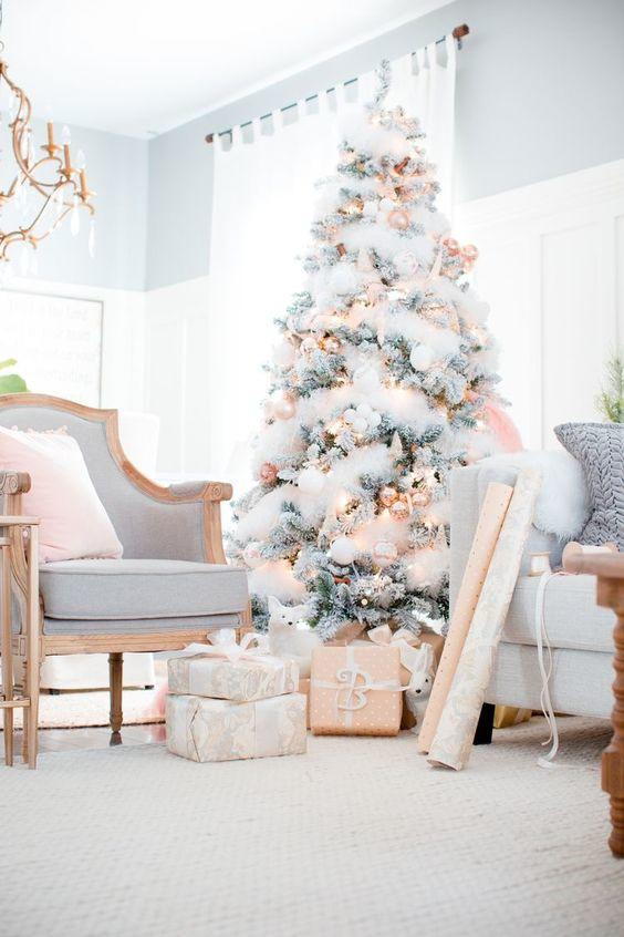 柔らかい Pink and White Christmas Tree