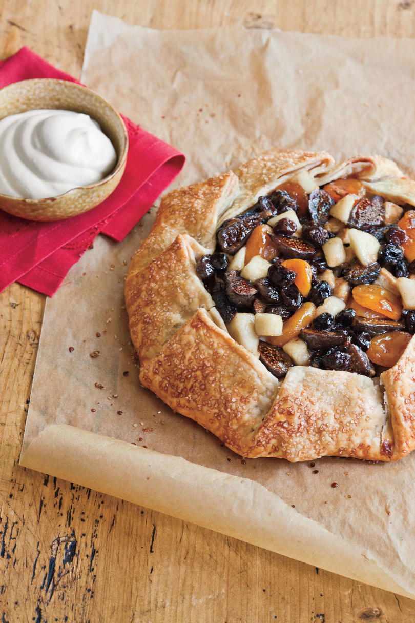 Jak To Make a Fruit Tart: Tipsy Spiced Fruit Tart with Buttermilk Whipped Cream