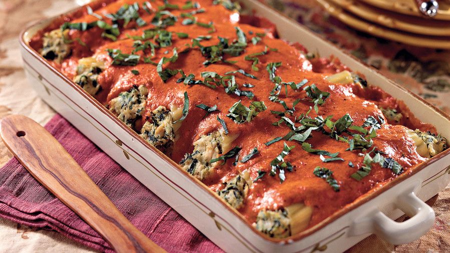 Fácil Pasta Recipes: Chicken Cannelloni with Roasted Red Bell Pepper Sauce