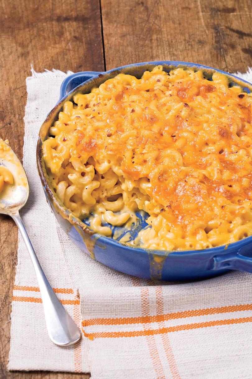 Clásico Baked Macaroni and Cheese