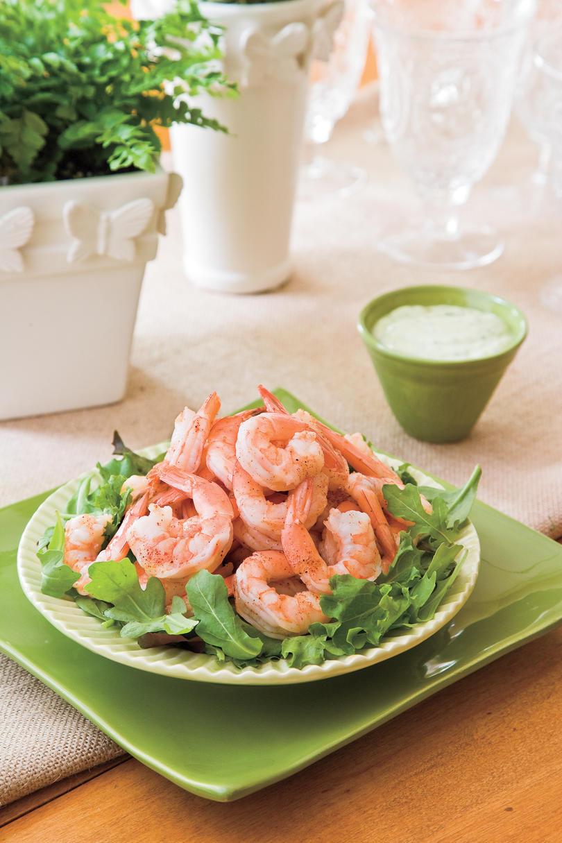 スパイシー Boiled Shrimp Recipe With Creamy Buttermilk-Avocado Sauce 
