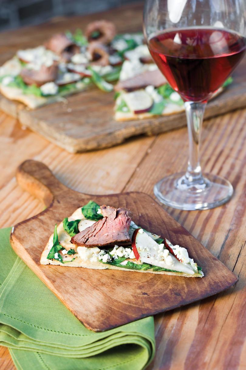 Pizza Recipes: Grilled Pizza With Steak, Pear, and Arugula