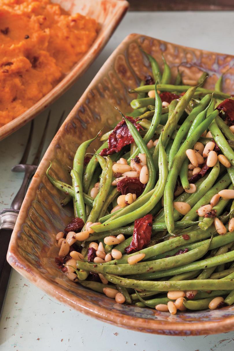 печено Green Beans with Sun-dried Tomatoes
