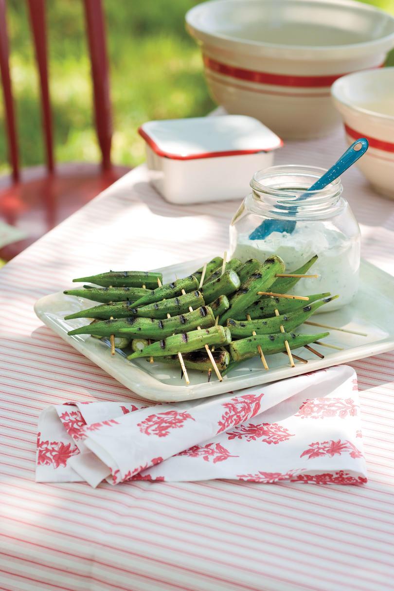 Vegetariano Grilling Recipes: Peppery Grilled Okra with Lemon-Basil Dipping Sauce 