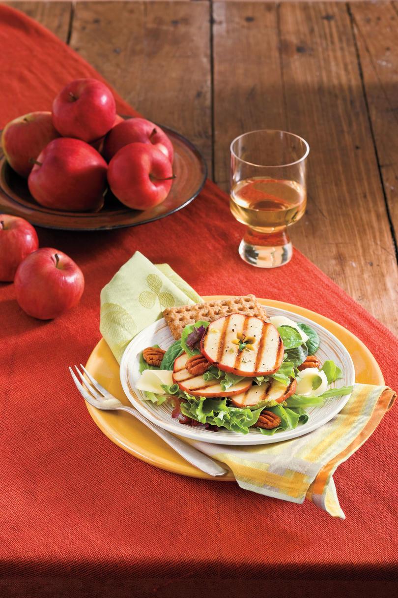 Vegetariano Grilling Recipes: Grilled Apple Salad 