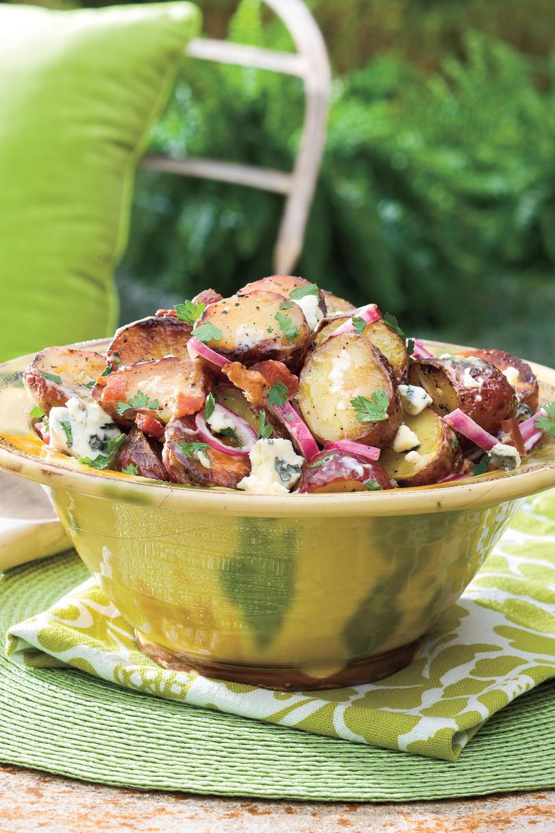 Velký Daddy’s Grilled Blue Cheese and Bacon Potato Salad 