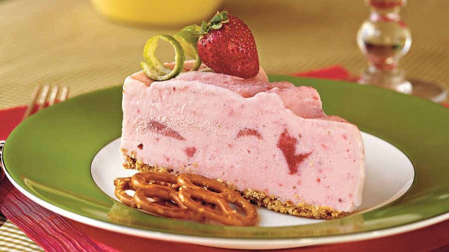 Claveteado Strawberry-Lime Ice-Cream Pie