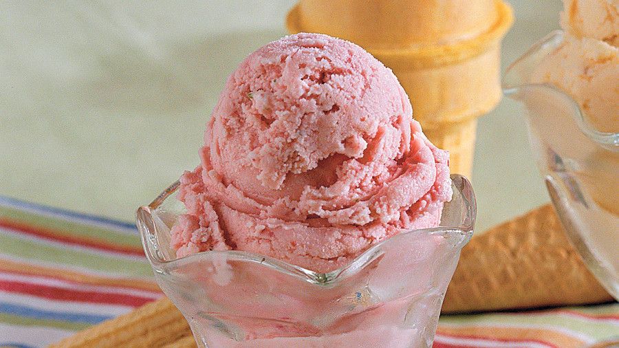 No-Кук Strawberry Ice Cream