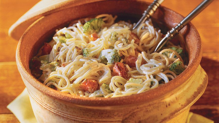 クイック and Easy Dinner Recipes: Ham-and-Broccoli Ranch Noodles