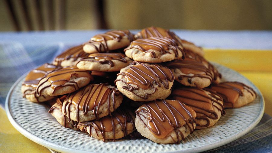 най-доброто Cookies Recipes: Peanut Butter-Toffee Turtle Cookies Recipes