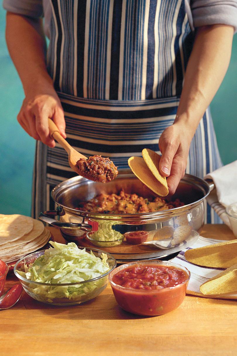 أرض Beef Recipes: Easy Skillet Tacos