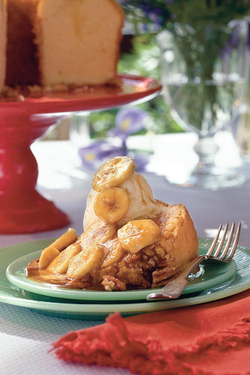 Con mantequilla Rum Pound Cake with Bananas Foster Sauce