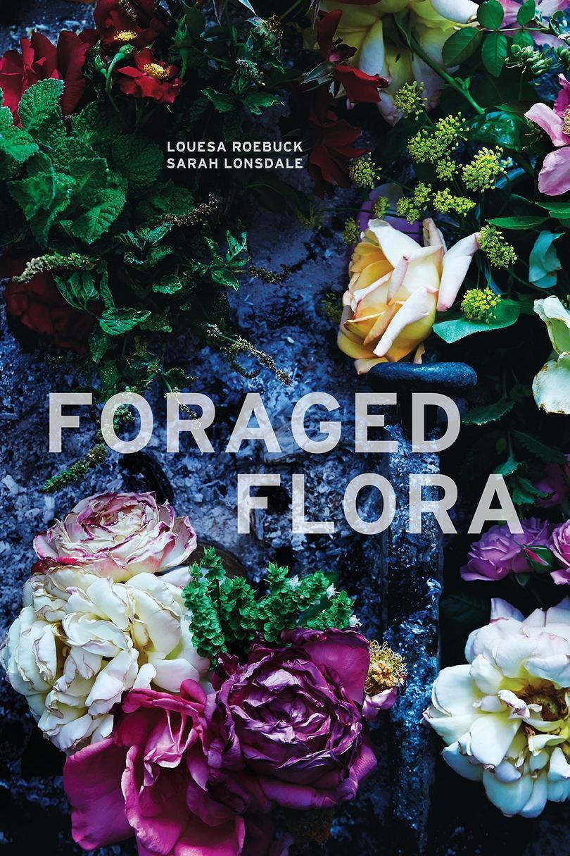 جابوا Flora: A Year of Gathering and Arranging Wild Plants and Flowers by Louesa Roebuck and Sarah Lonsdale