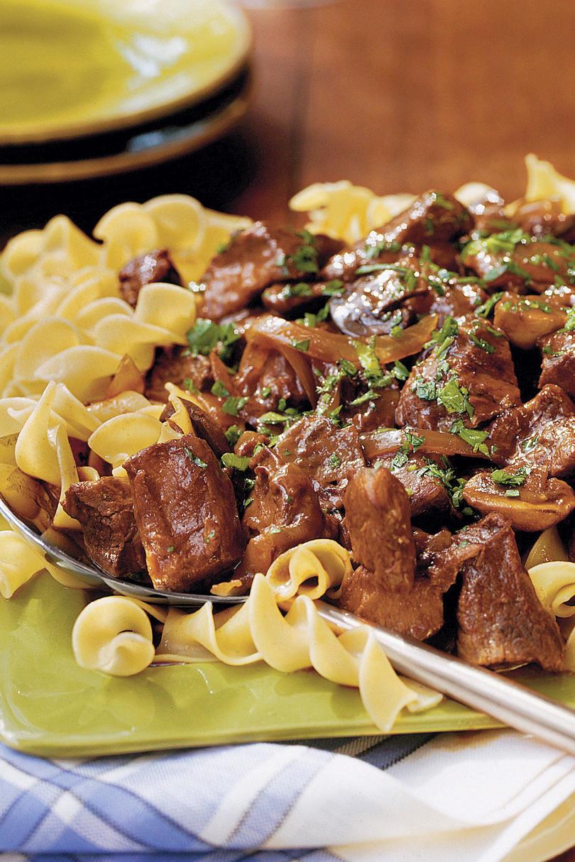 Lento Cooker Recipes: Beef With Red Wine Sauce Recipes