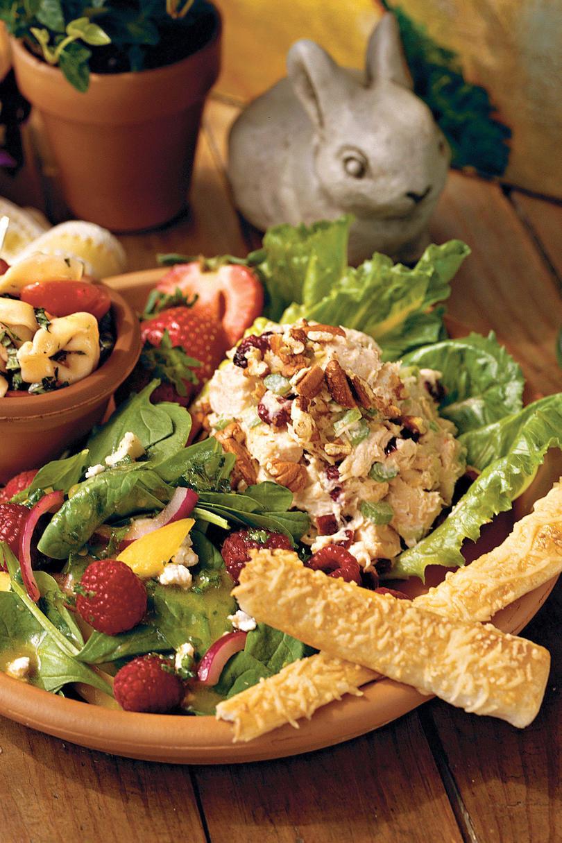 Forår Salad Recipes: Honey Chicken Salad and Tropical Spinach Salad