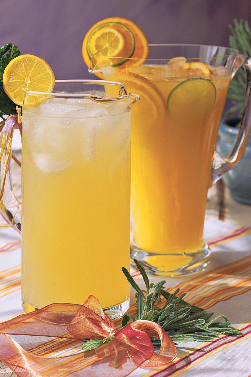 Puñetazo and Cocktail Summer Drink Recipes: Cool Lavender Lemonade