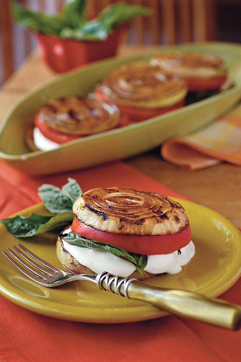 Vegetariano Grilling Recipes: Balsamic Onion Stacks 