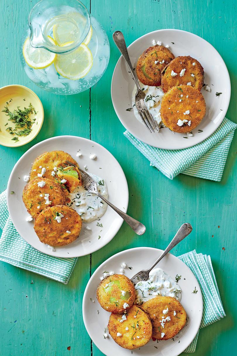 stegt Green Tomatoes with Buttermilk-Feta Dressing