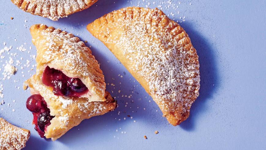 المقلية Blueberry-Ginger Hand Pies Recipe
