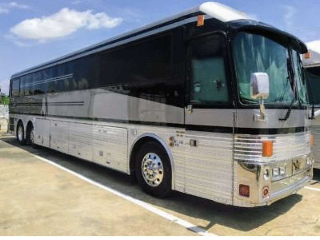 Tim McGraw Tour Bus