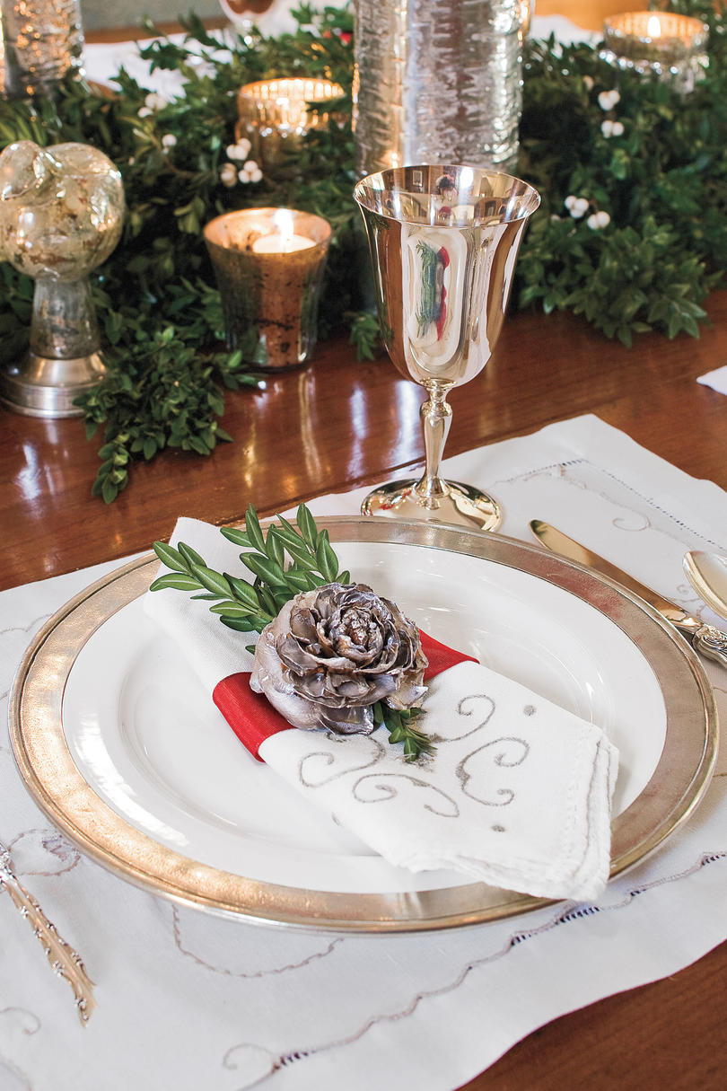 Navidad Decorating Ideas: Cedar Rose Napkin Rings