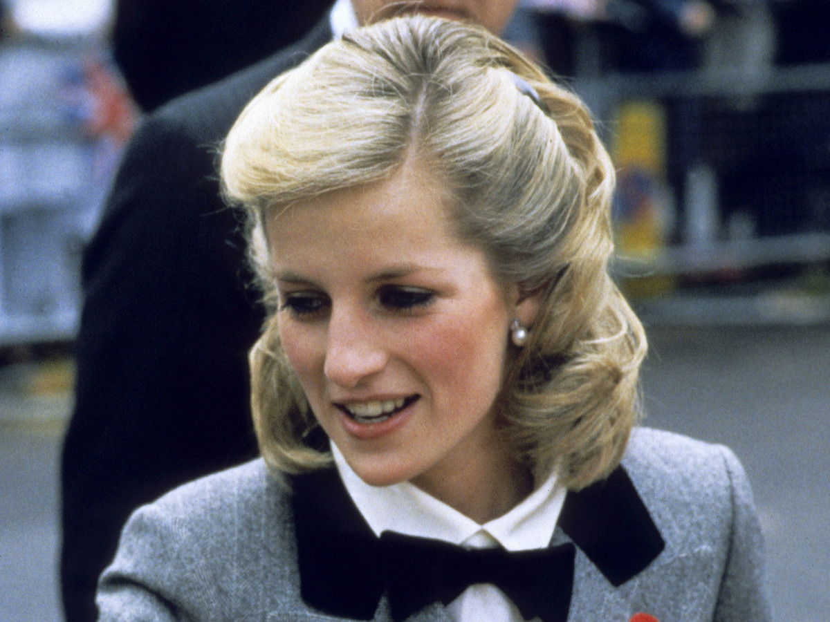 プリンセス Diana Shoulder Length Hair 1984