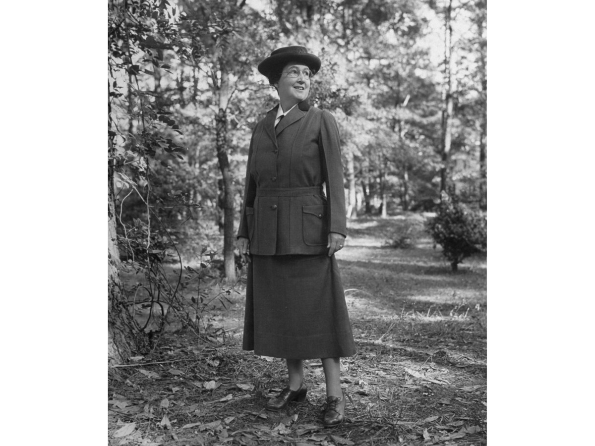 Juliette Gordon Low Founder of the Girl Scouts