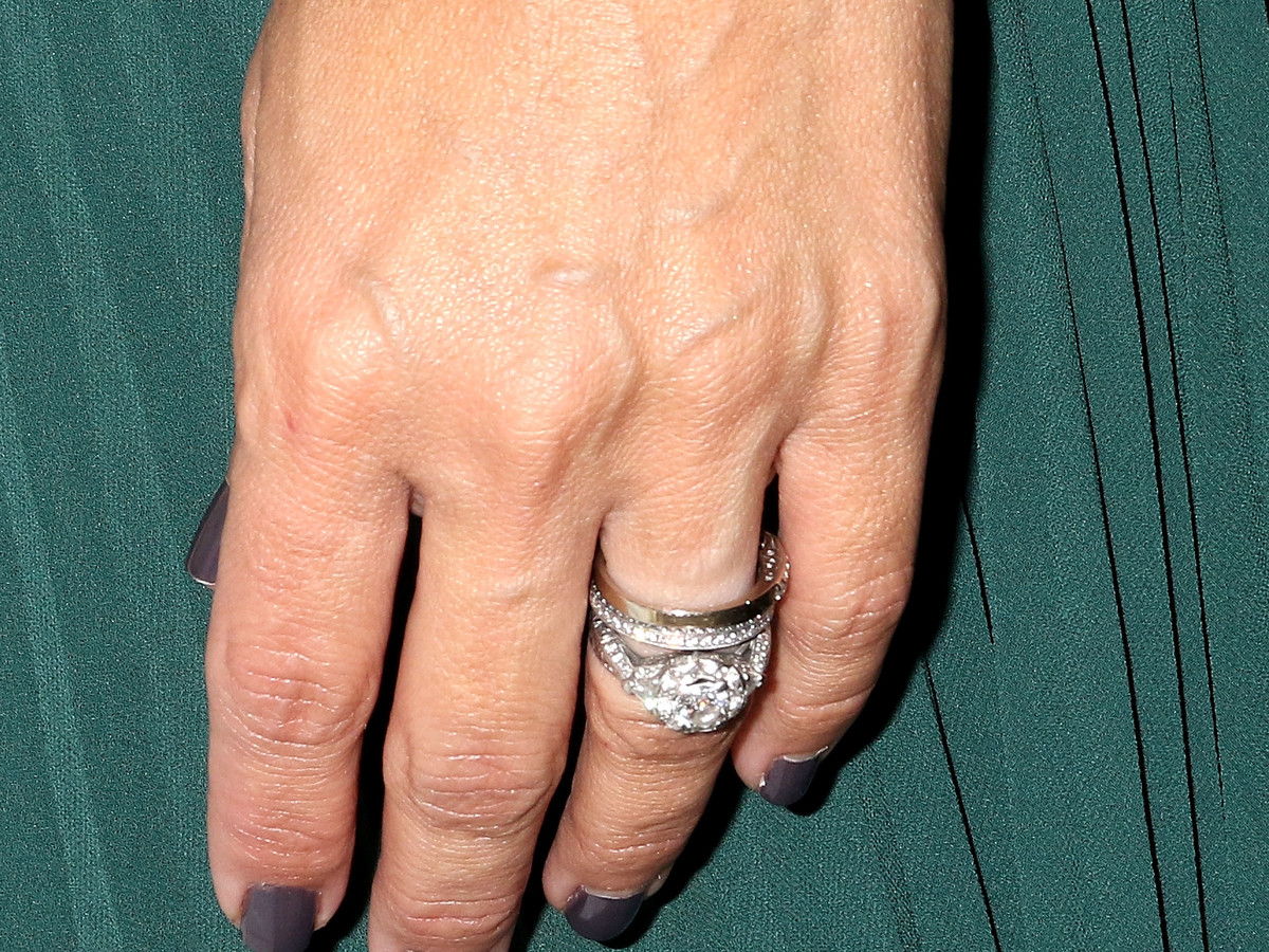 جوانا Gaines Engagement Ring