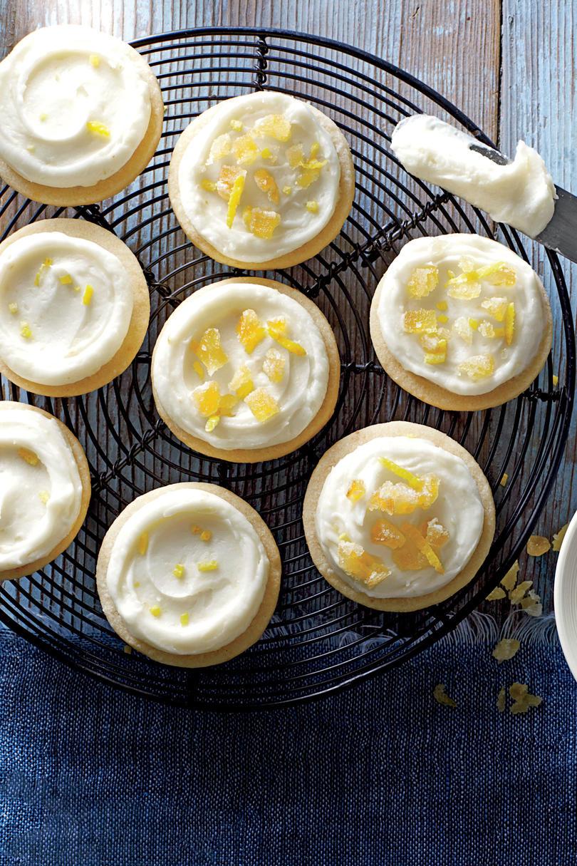 джинджифил Shortbread Cookies with Lemon-Cream Cheese Frosting