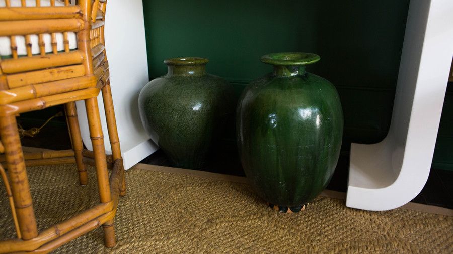 أخضر Floor Vases