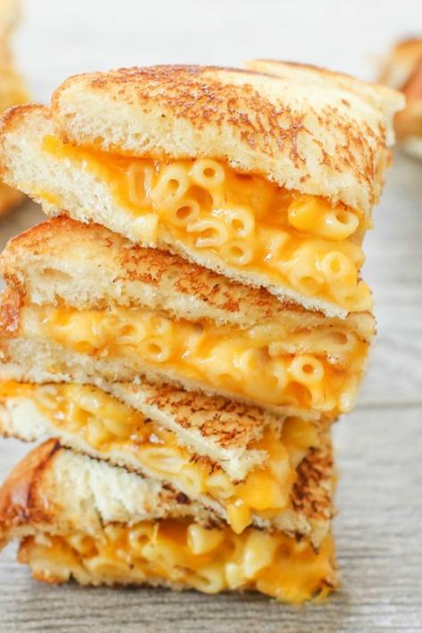 grillet Macaroni and Cheese Sandwich