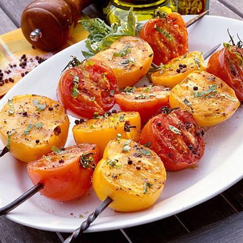 نباتي Grilling Recipes: Grilled Tomatoes with Basil Vinaigrette 