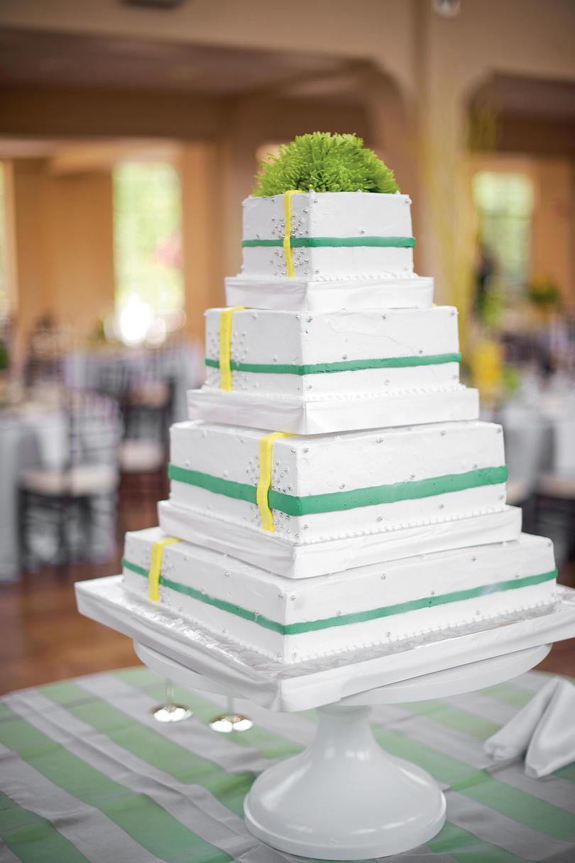 Ostekage Wedding Cake 