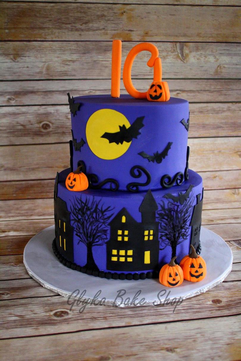 Strašidelný House Birthday Cake 