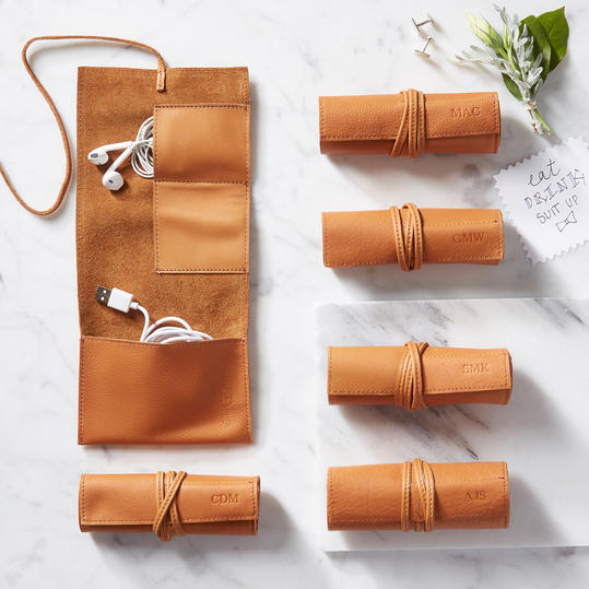 шаферите Gift Leather Charger Roll Up