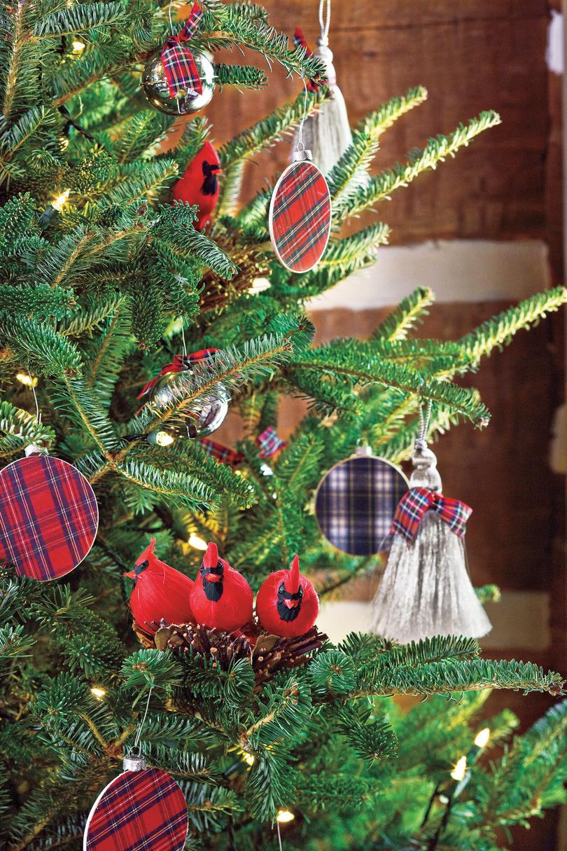 Коледа Decorating Ideas: Tartan Ornaments