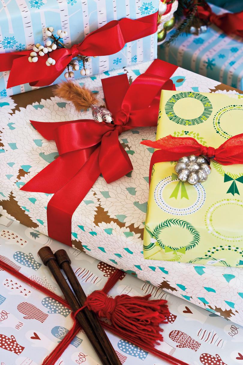 jul Decorating Ideas: Gifts