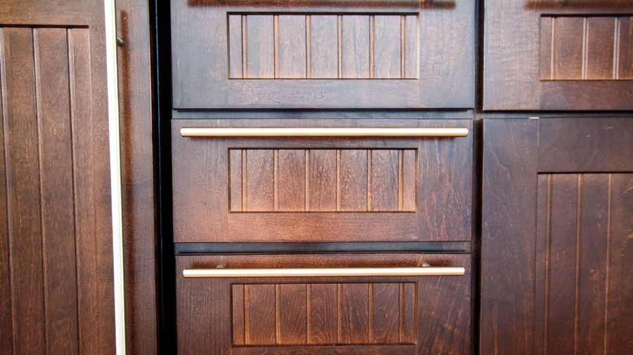 Sen Kitchen Design Ideas: Sleek Cabinet Hardware