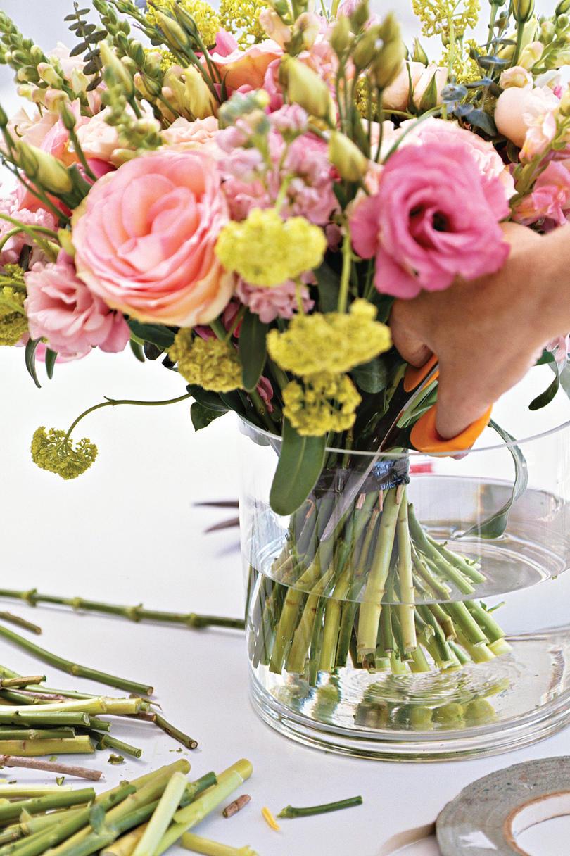ماذا to Make a Posy Bouquet: Place in Vase