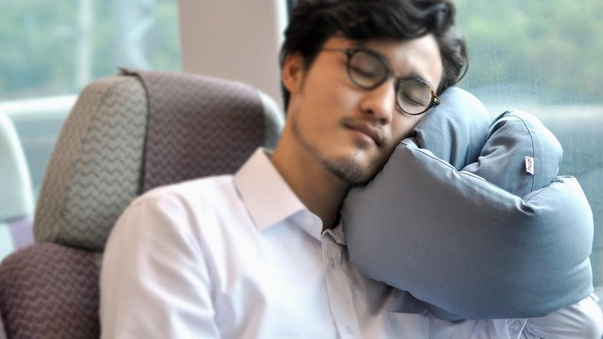 Huzi Design Infinity Travel Pillow