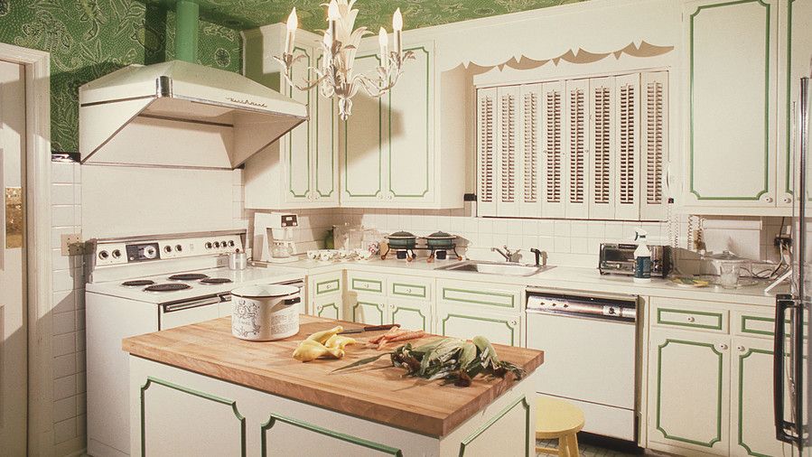 junio 1975 Kitchen
