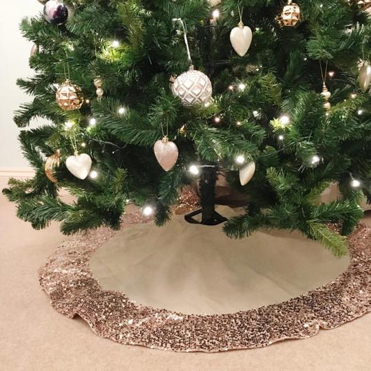 jul Tree Skirt With Rose Gold Sequins