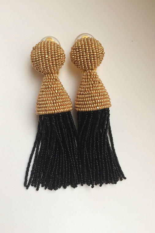 черно and Gold Short Beaded Tassel Clip-On Earrings