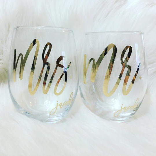 السيد. and Mrs. Wine Glasses