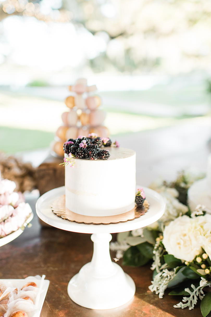 أبيض Wedding Cake Berries on Top