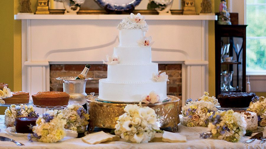 Sladký Offerings Wedding Cake