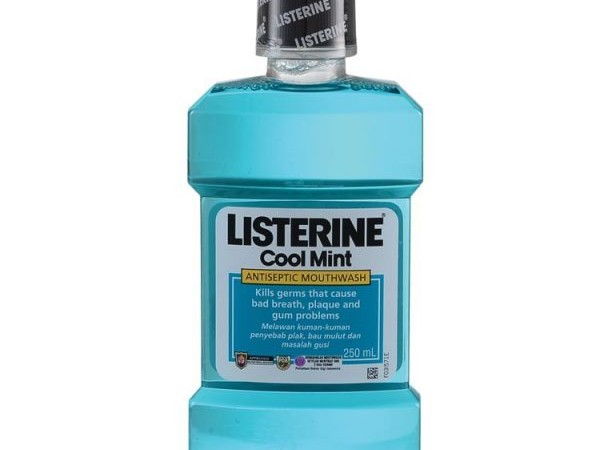 Listerine-mundskyllemiddel-cool-mint-250-ml-750x750-e1464985034973.jpg