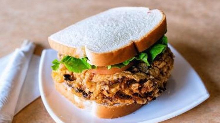 Misuri: Tie between the St. Paul Sandwich and a Gerber Open Faced Sandwich
