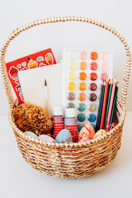 Moderne Easter Basket for The Young Artist