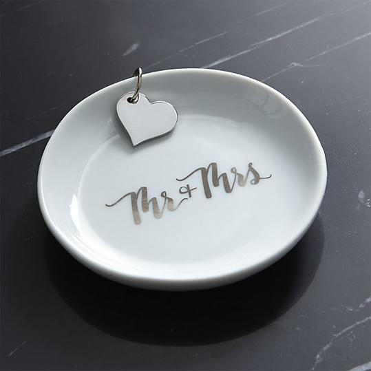 Г-н. and Mrs. Ring Dish